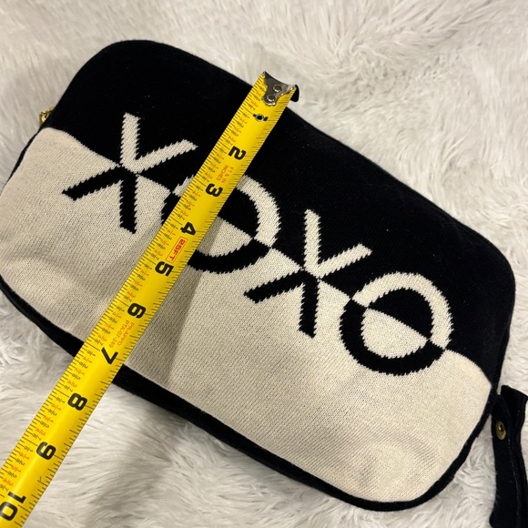 PINK LEMONADE Dual Xoxo Black/Natural Travel Set Blanket & Eyemask NEW - Picture 4 of 15
